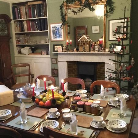 The Waltons Bed & Breakfast Доркинг Екстериор снимка