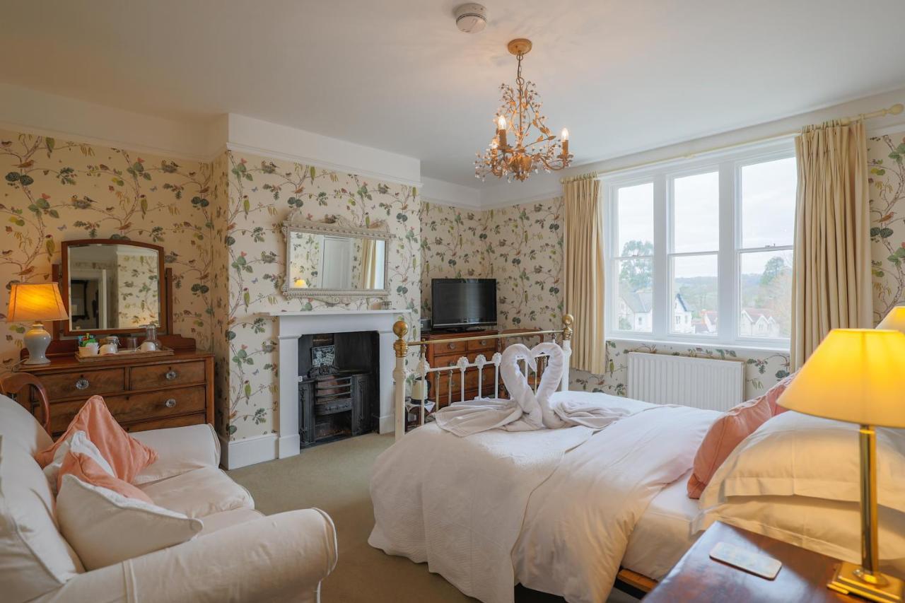 The Waltons Bed & Breakfast Доркинг Екстериор снимка